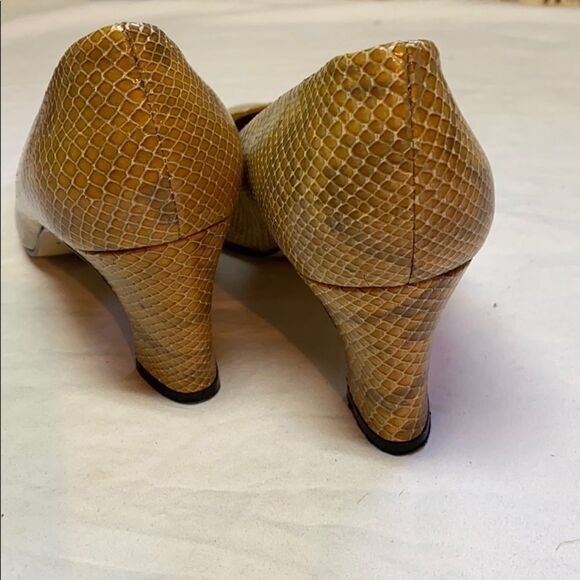 Etienne Aigner Taylor VTG Heals - Picture 6 of 6